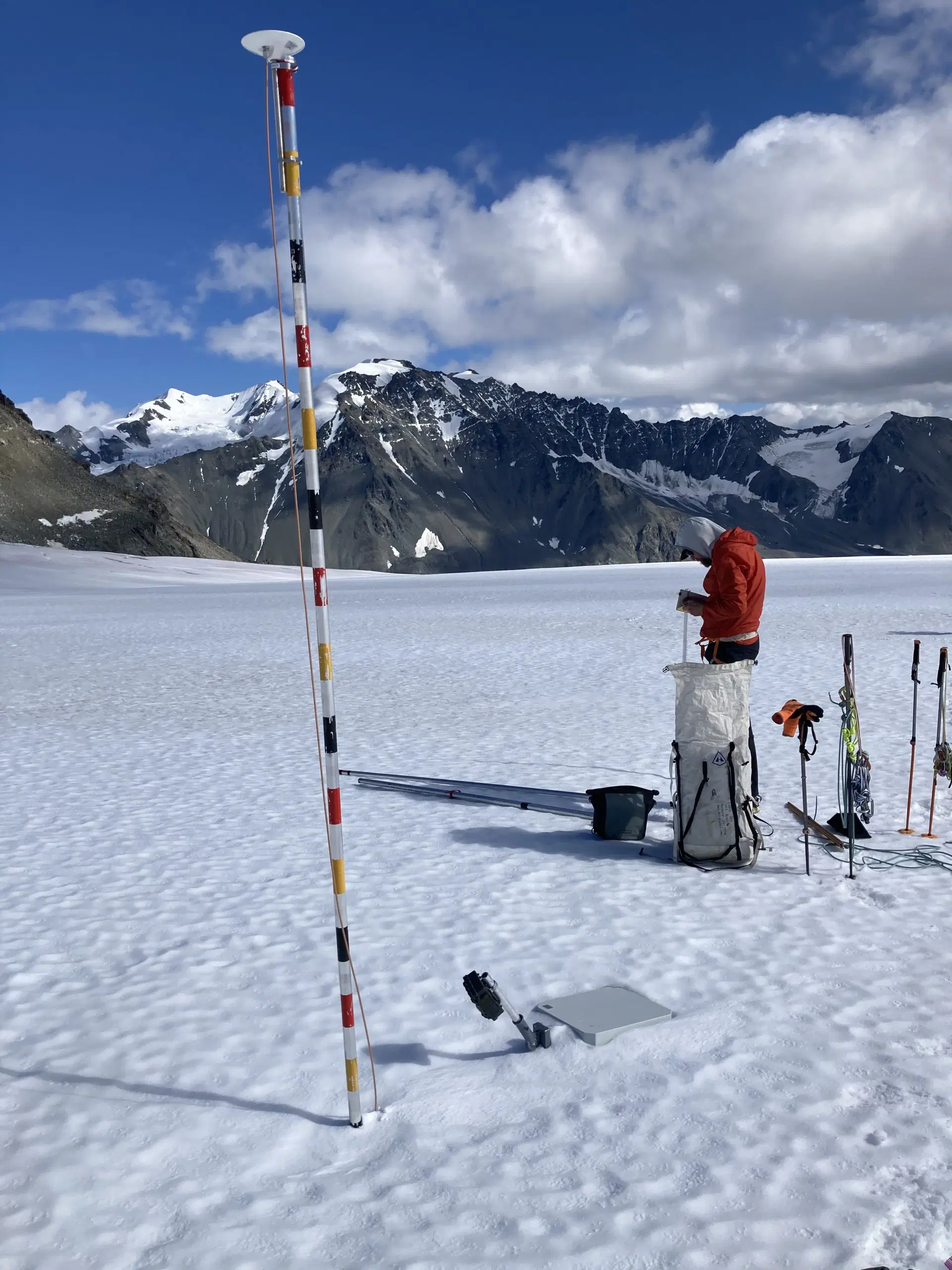 Cryologger GVT opened showing electronics